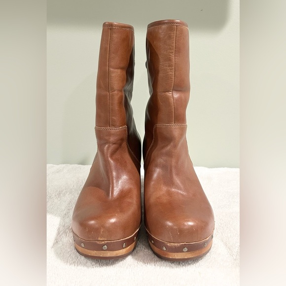 UGG Australia Leather Shearling Clog Boots Wooden Heel Platform Near New Size 8 - Picture 2 of 14